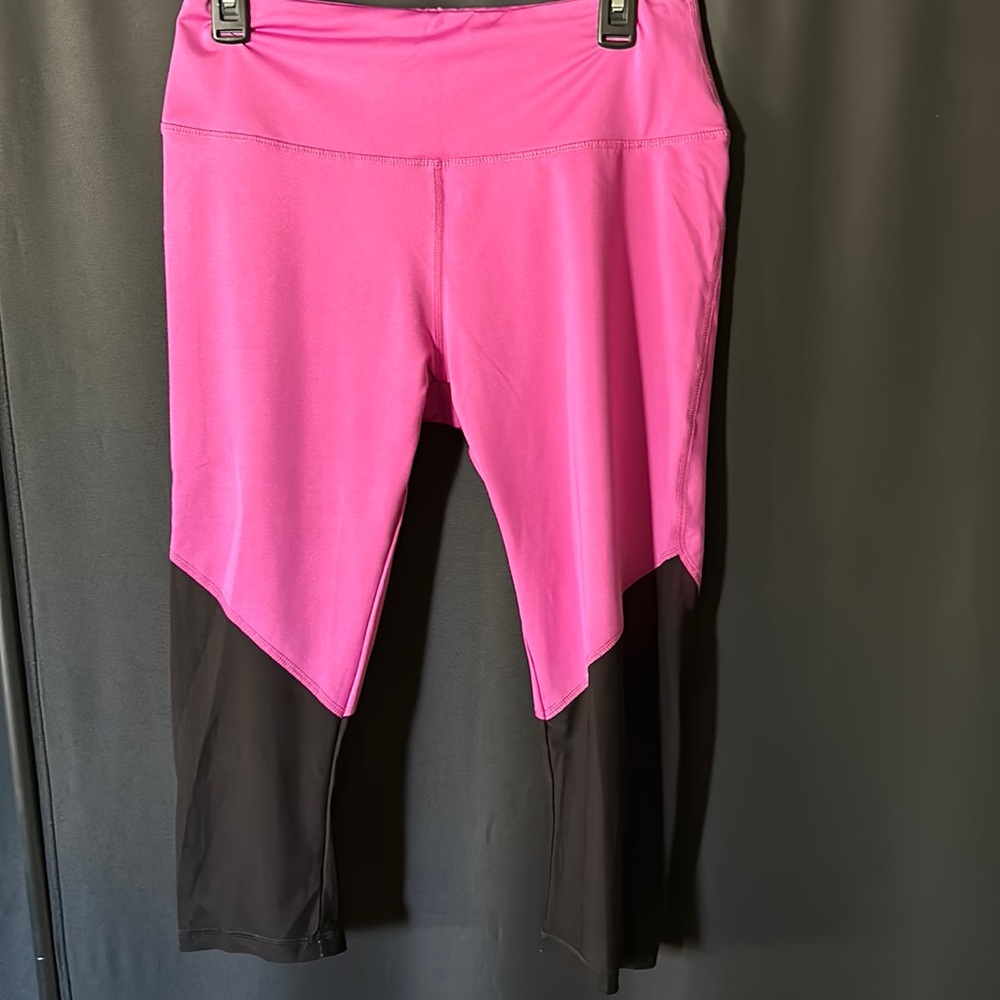 BEBE Sport Capri Purple and Black Legging Size L